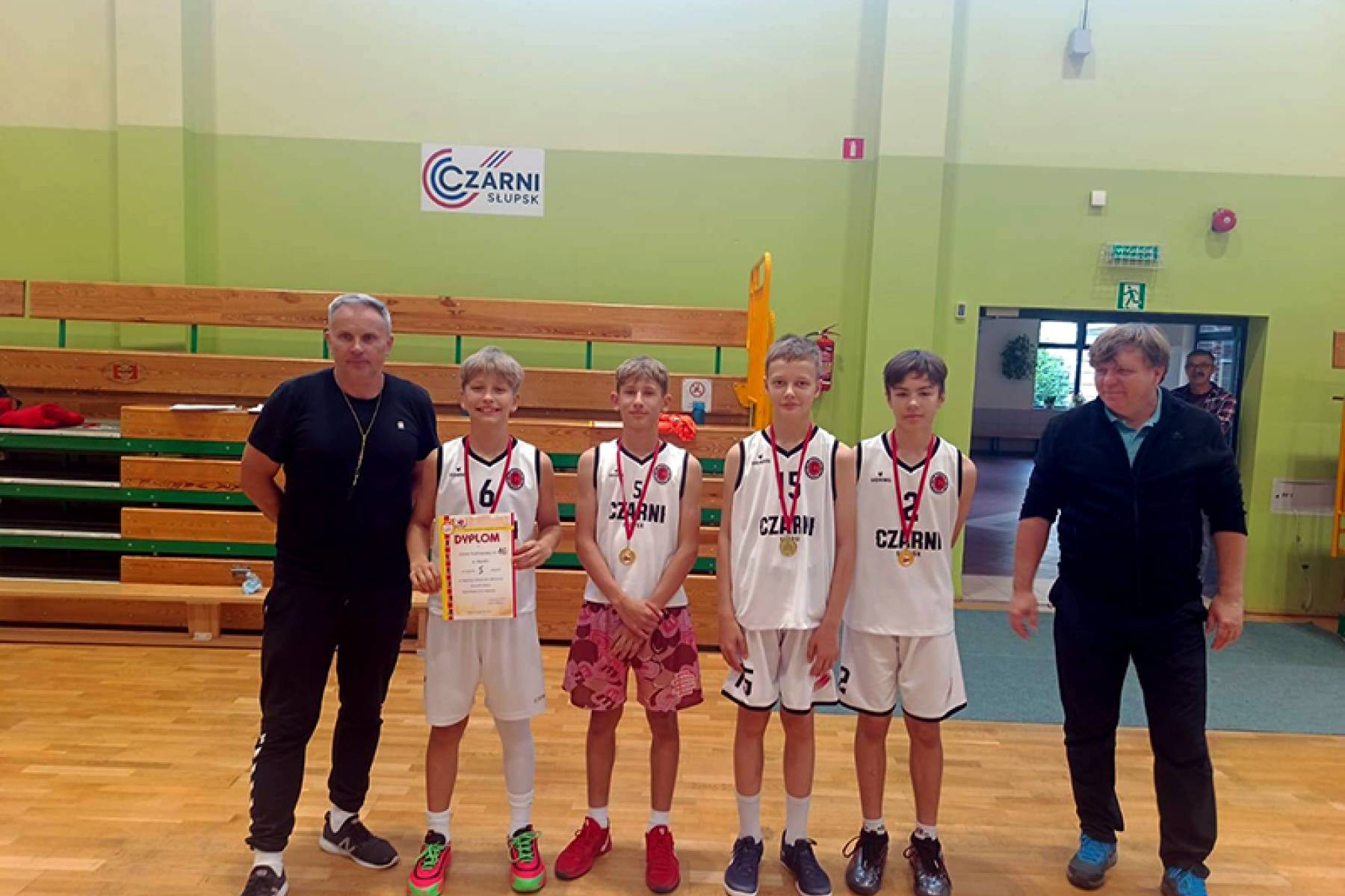 Sukcesy dziewcząt i chłopców SP16 w koszykówce 3x3